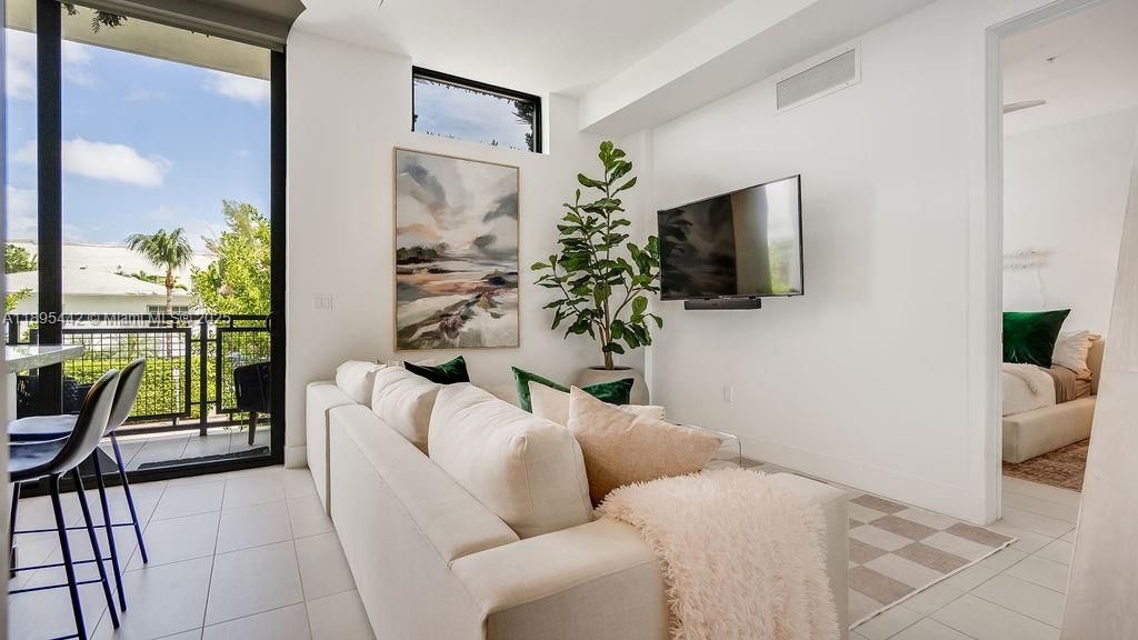 1030 15th St, Unit 201, Miami Beach, FL 33139 Photo