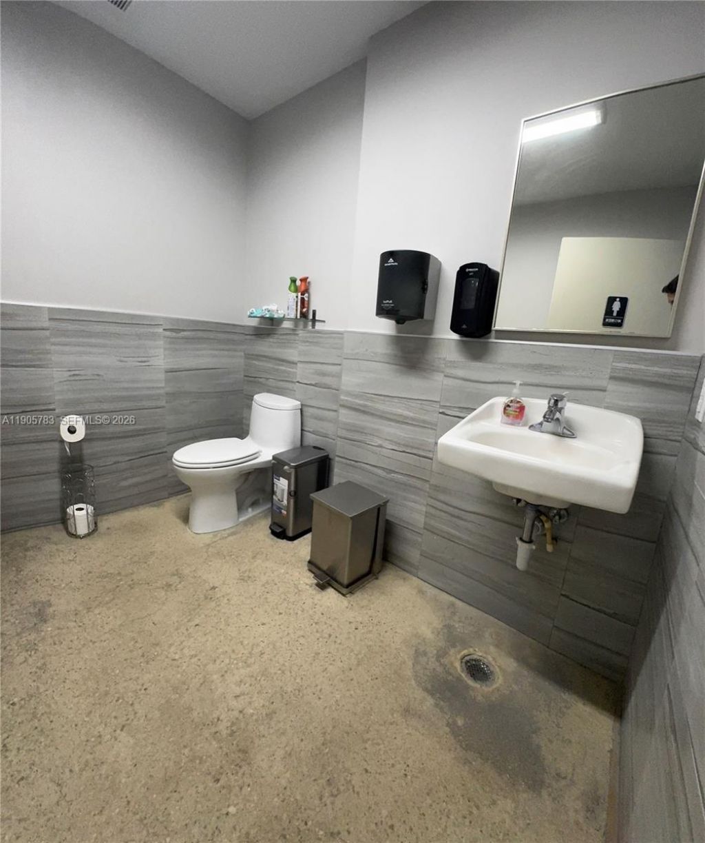 8600 NW 36th Ave, Miami, FL 33147 Photo