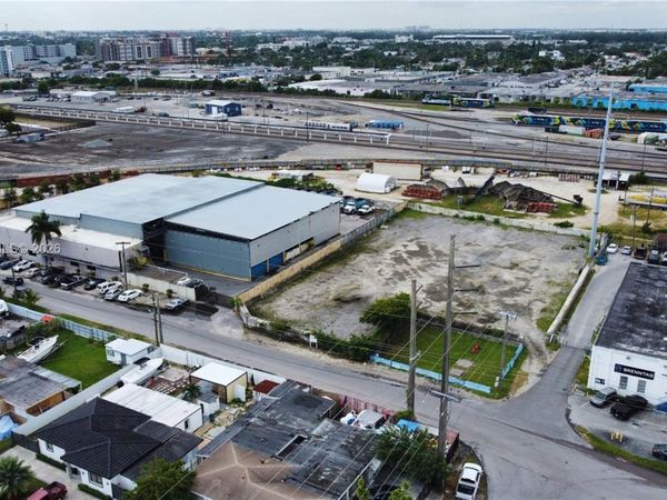 8650 NW 36 Ave, Miami, FL 33147