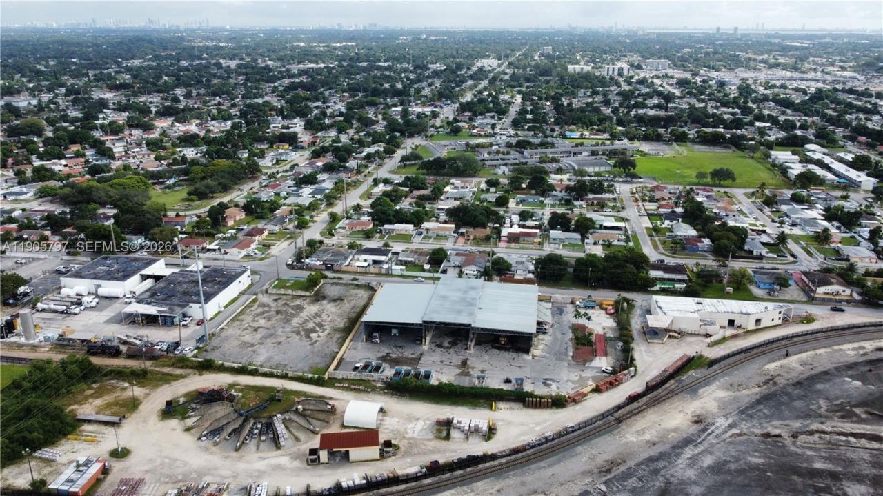 8650 NW 36 Ave, Miami, FL 33147 Photo