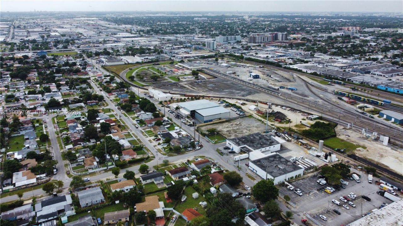 8650 NW 36 Ave, Miami, FL 33147 Photo