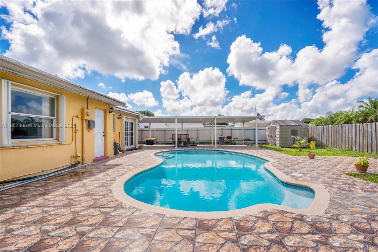 18922 SW 120th Ct, Miami, FL 33177 Photo