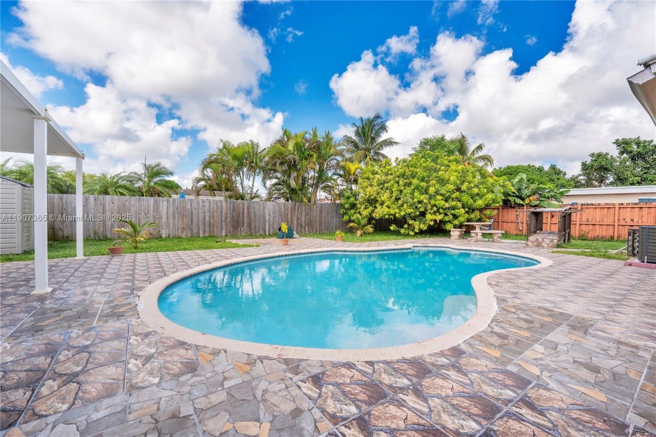 18922 SW 120th Ct, Miami, FL 33177 Photo