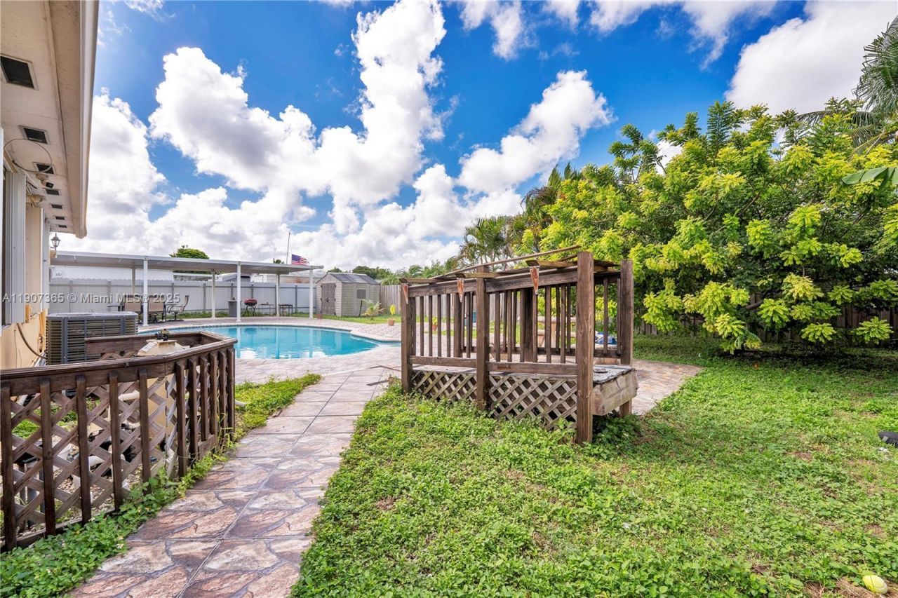 18922 SW 120th Ct, Miami, FL 33177 Photo