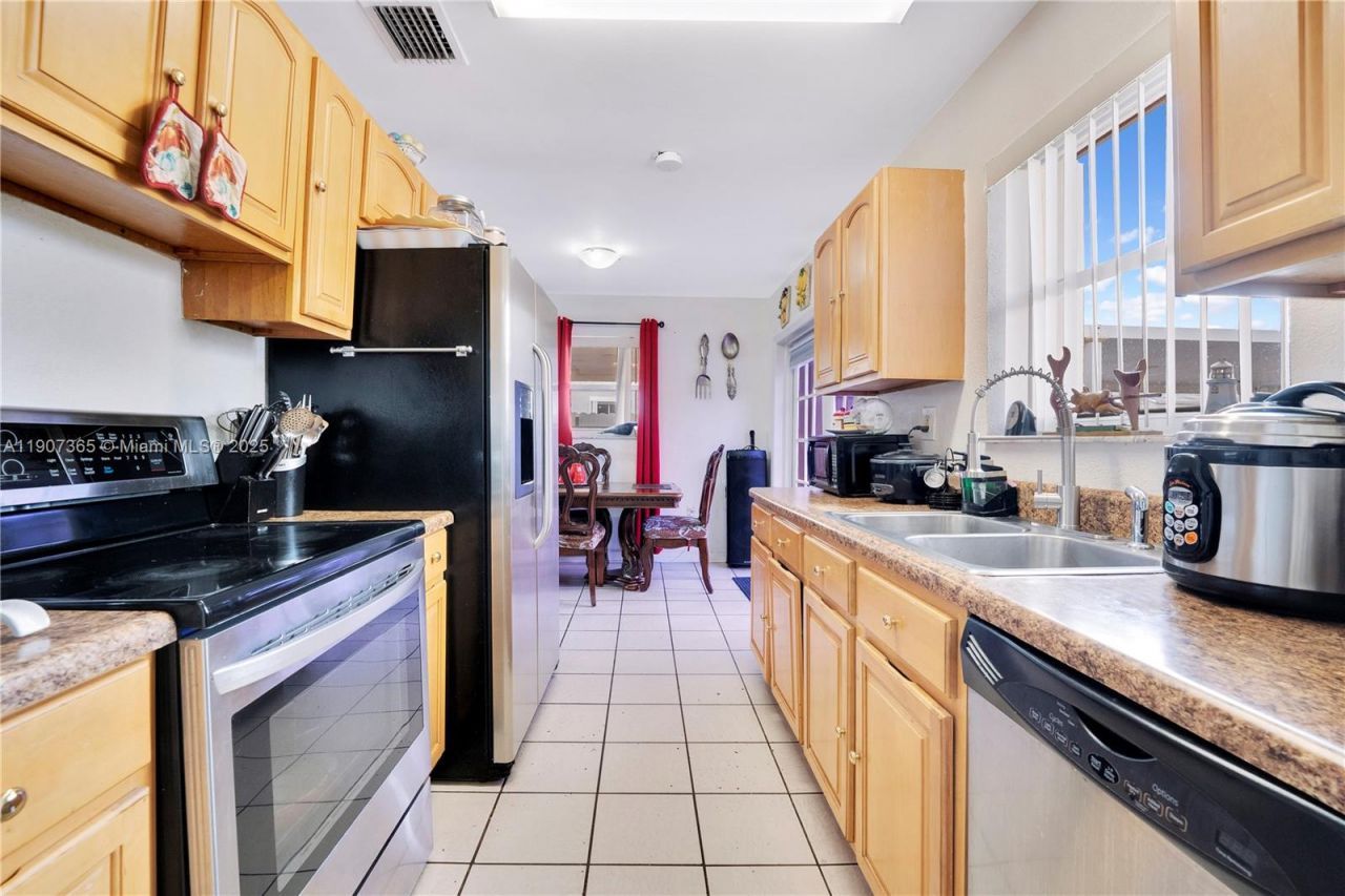 18922 SW 120th Ct, Miami, FL 33177 Photo