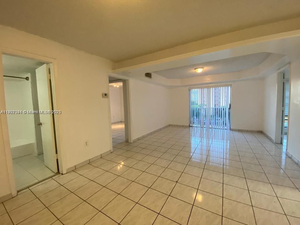 4803 NW 7th St, Unit 403-14, Miami, FL 33126 Photo