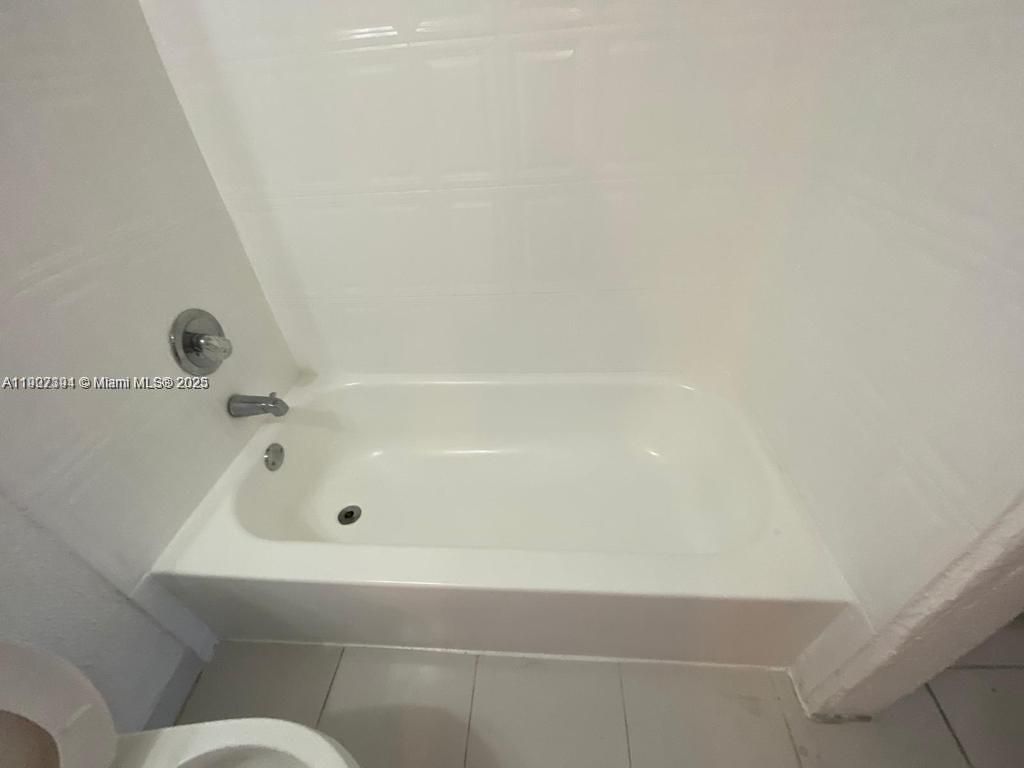 4803 NW 7th St, Unit 403-14, Miami, FL 33126 Photo