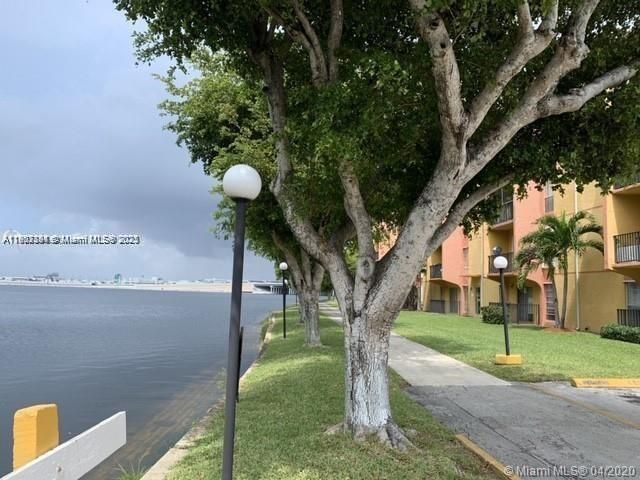 4803 NW 7th St, Unit 403-14, Miami, FL 33126 Photo