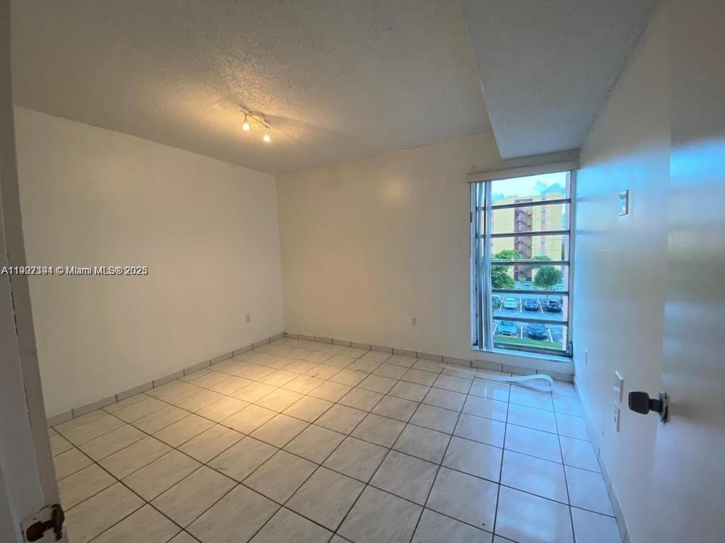 4803 NW 7th St, Unit 403-14, Miami, FL 33126 Photo