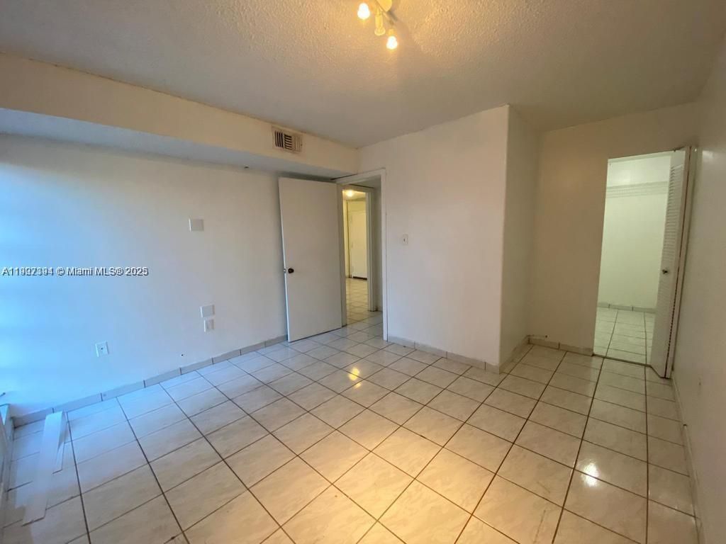 4803 NW 7th St, Unit 403-14, Miami, FL 33126 Photo