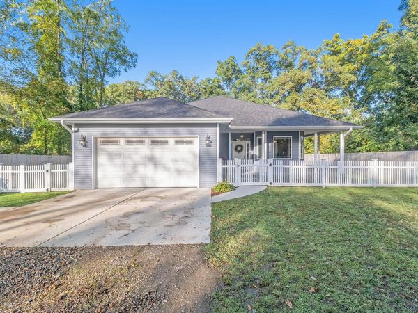 7811 N 39th Street, Augusta, MI 49012