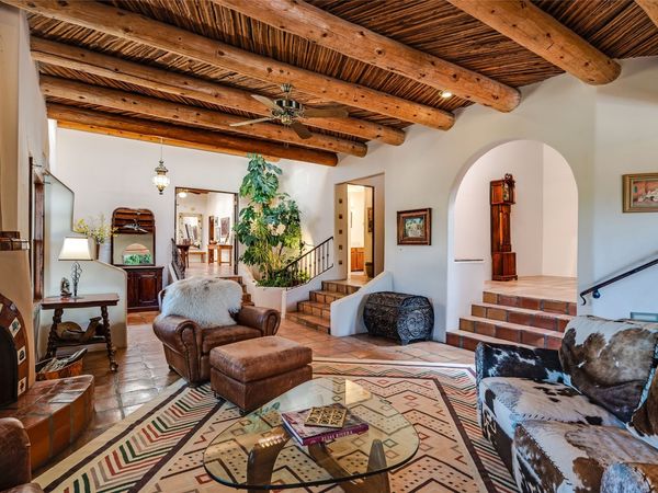 1073 Encantado Drive, Santa Fe, NM 87501