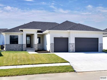 5724 N 208th Street, Elkhorn, NE 68022