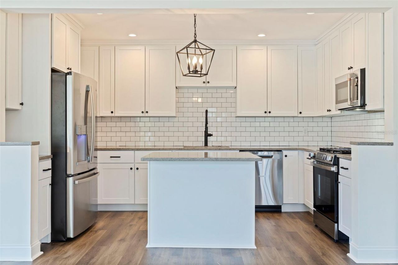 100 82nd Avenue N, Saint Petersburg, FL 33702 Photo