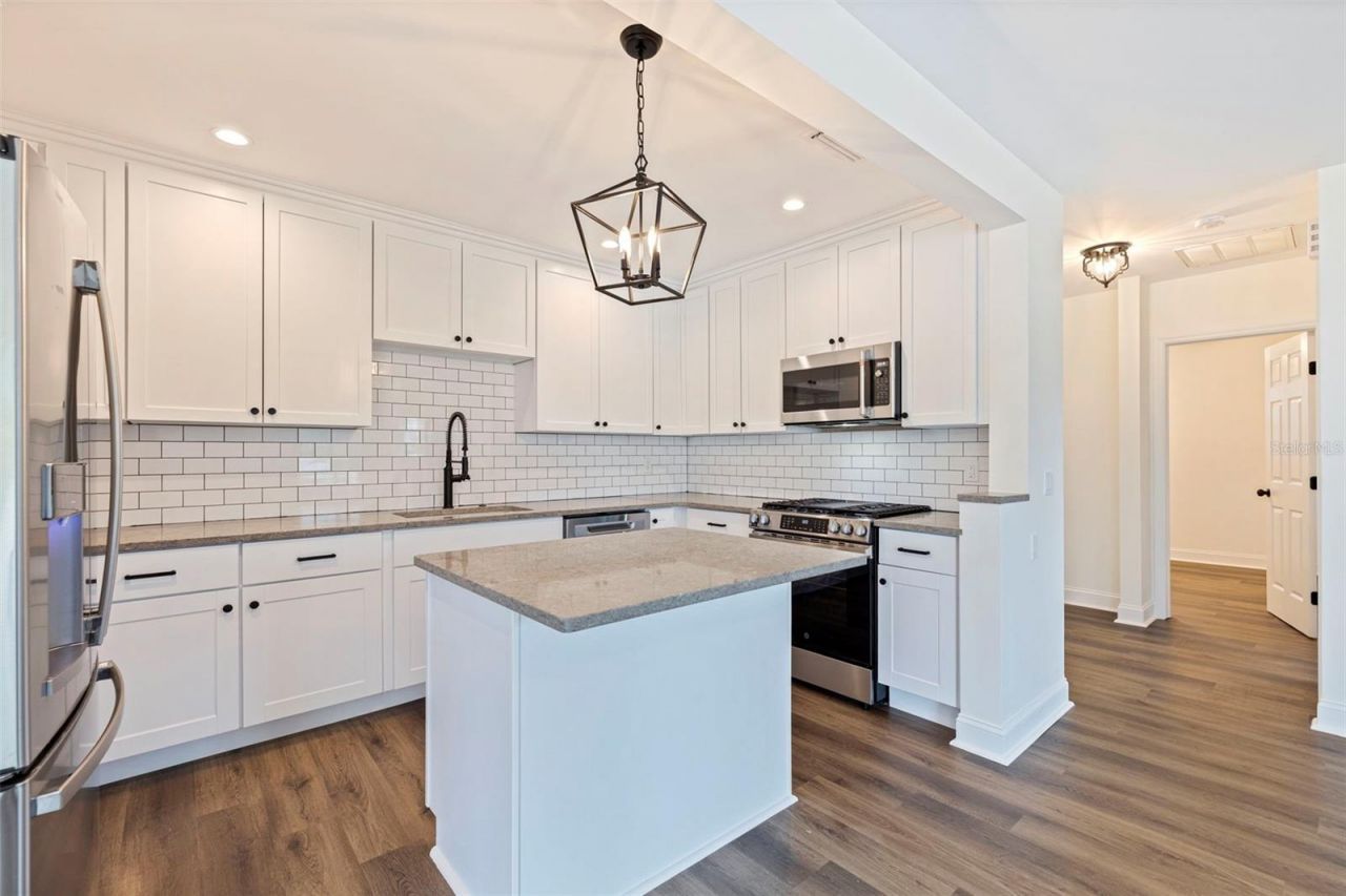 100 82nd Avenue N, Saint Petersburg, FL 33702 Photo