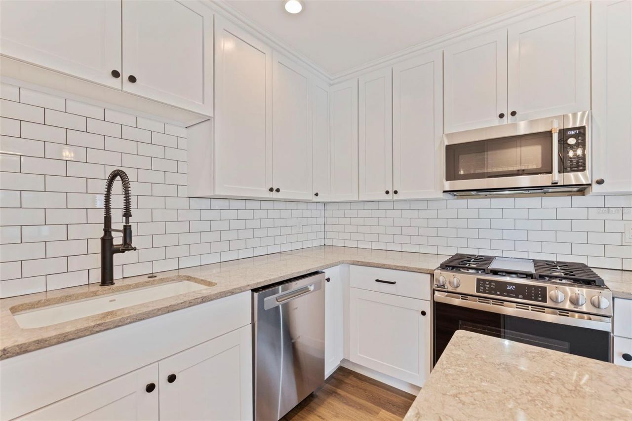 100 82nd Avenue N, Saint Petersburg, FL 33702 Photo