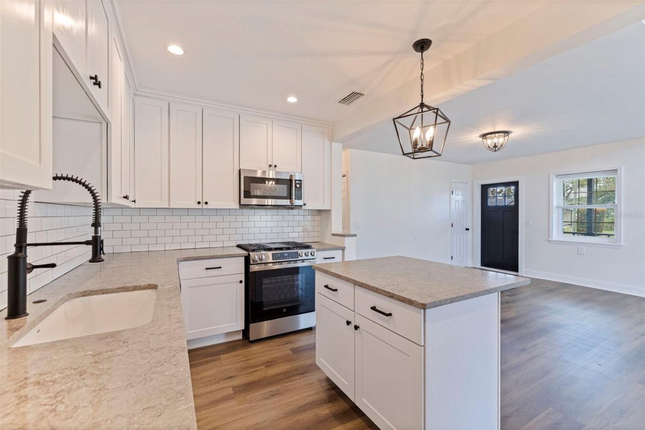 100 82nd Avenue N, Saint Petersburg, FL 33702 Photo