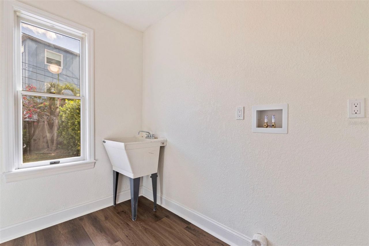 100 82nd Avenue N, Saint Petersburg, FL 33702 Photo