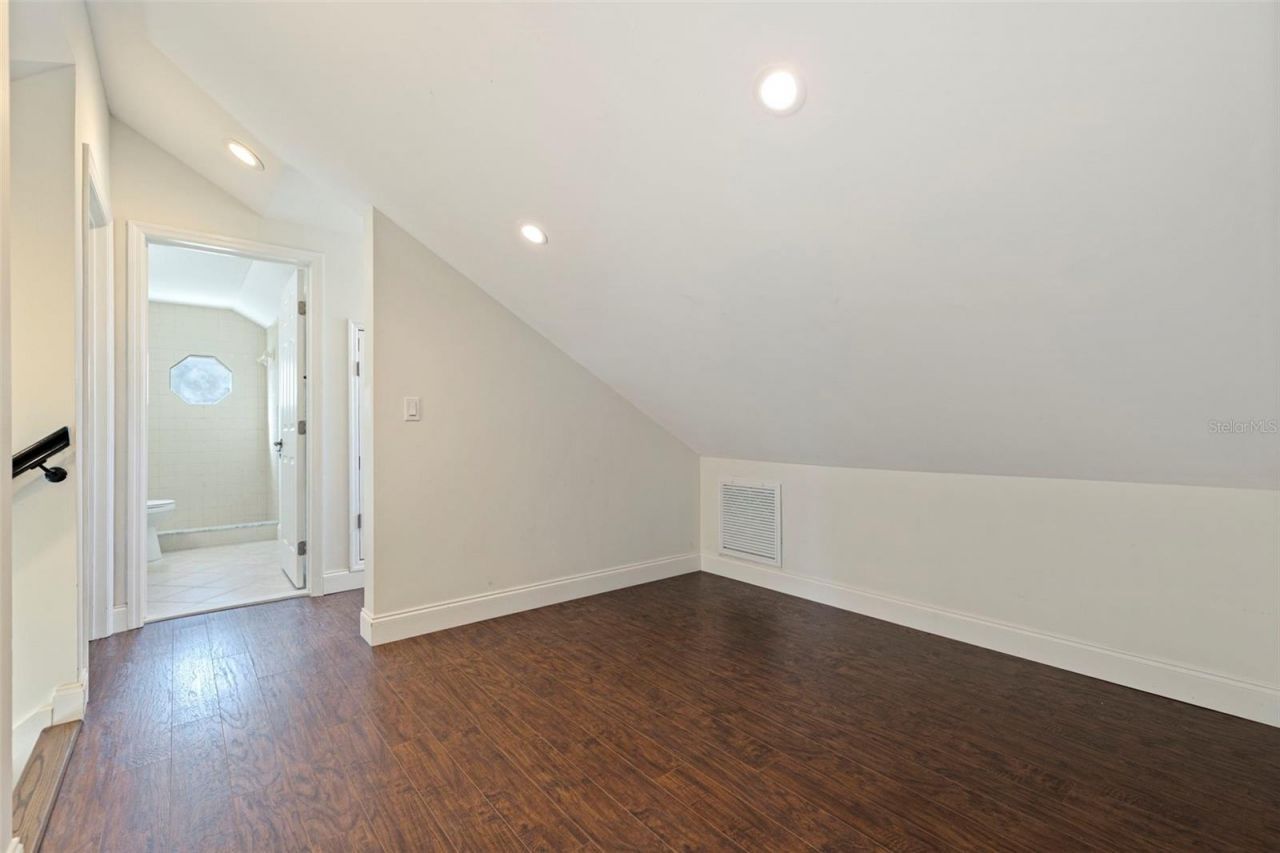 100 82nd Avenue N, Saint Petersburg, FL 33702 Photo