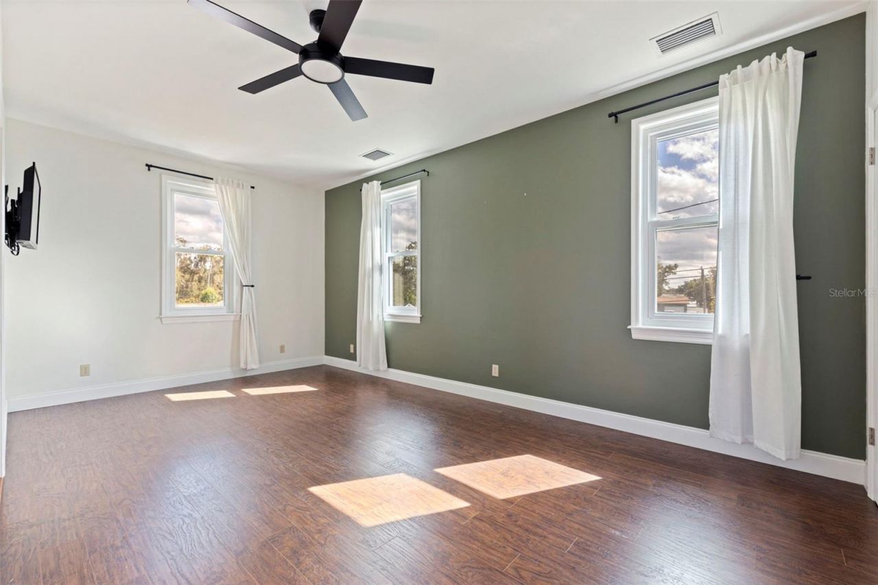 100 82nd Avenue N, Saint Petersburg, FL 33702 Photo