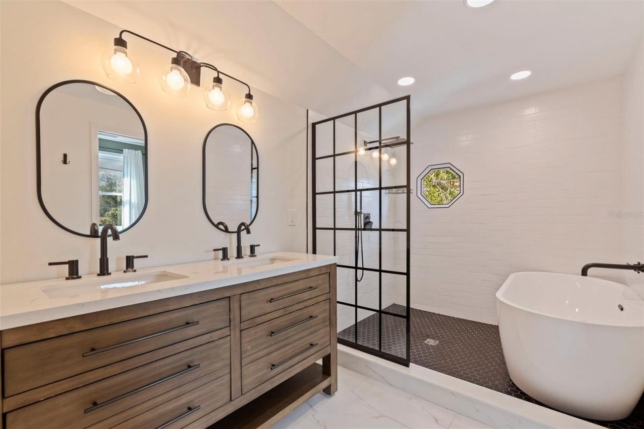 100 82nd Avenue N, Saint Petersburg, FL 33702 Photo