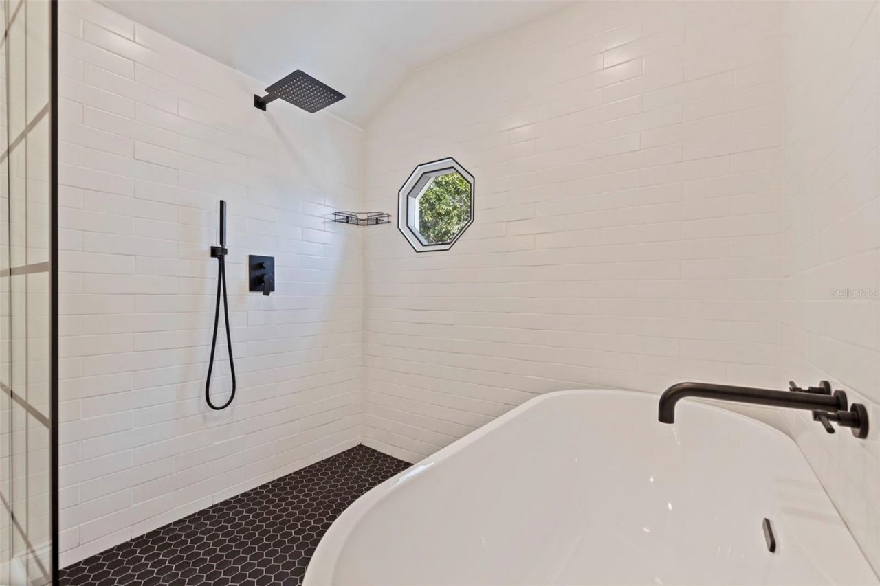 100 82nd Avenue N, Saint Petersburg, FL 33702 Photo