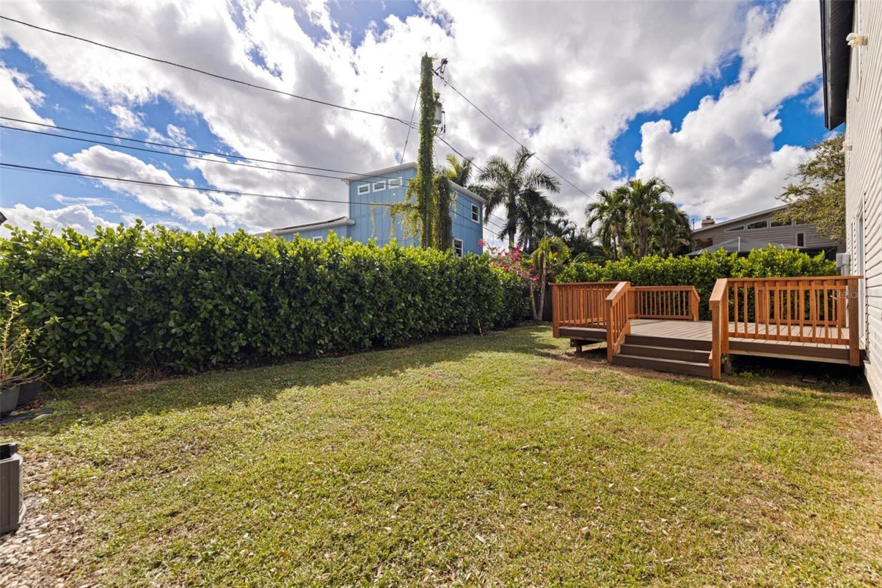 100 82nd Avenue N, Saint Petersburg, FL 33702 Photo