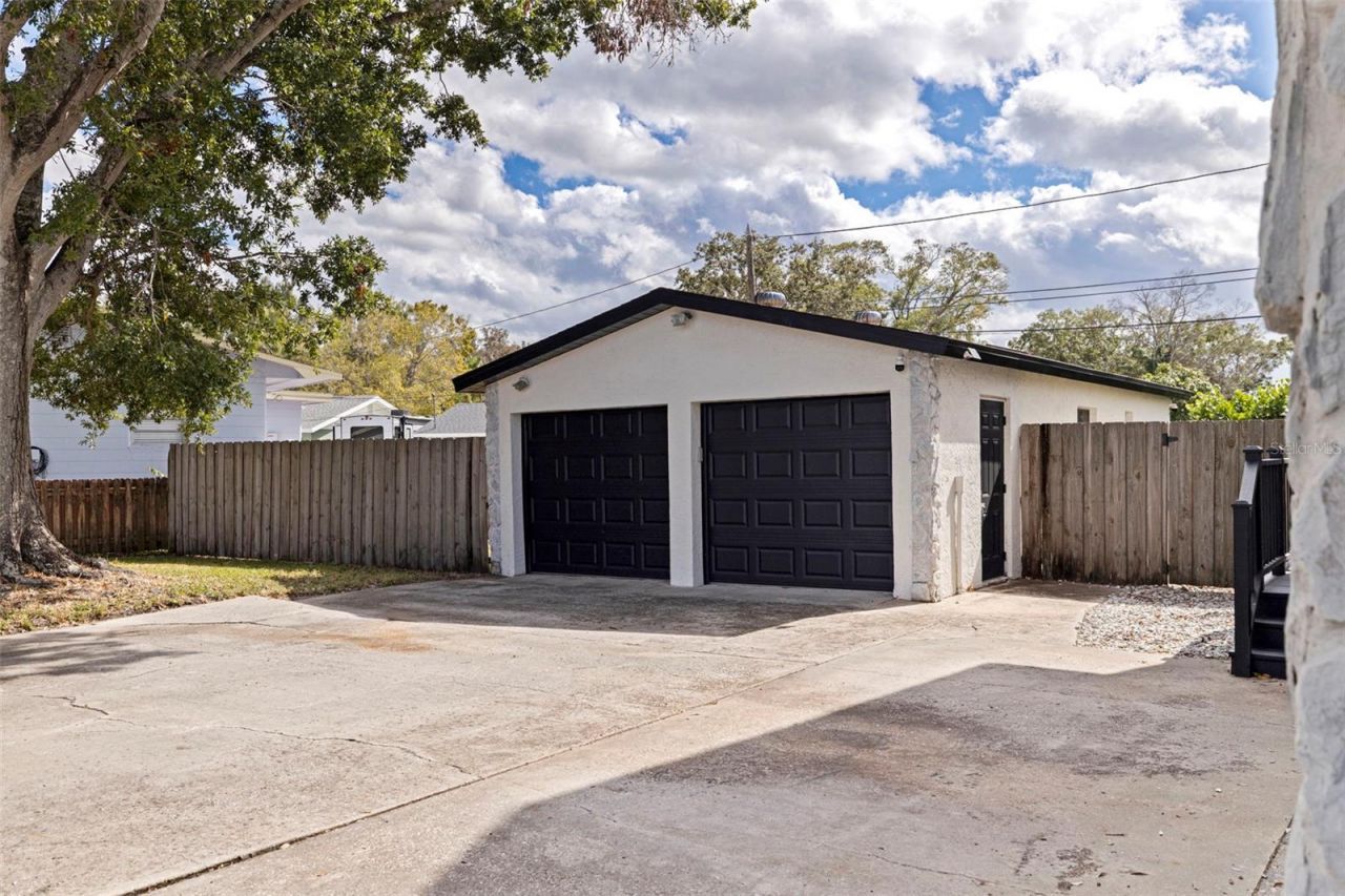 100 82nd Avenue N, Saint Petersburg, FL 33702 Photo