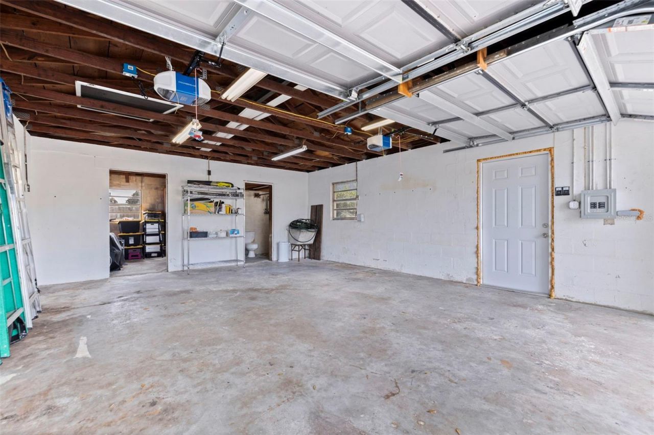 100 82nd Avenue N, Saint Petersburg, FL 33702 Photo