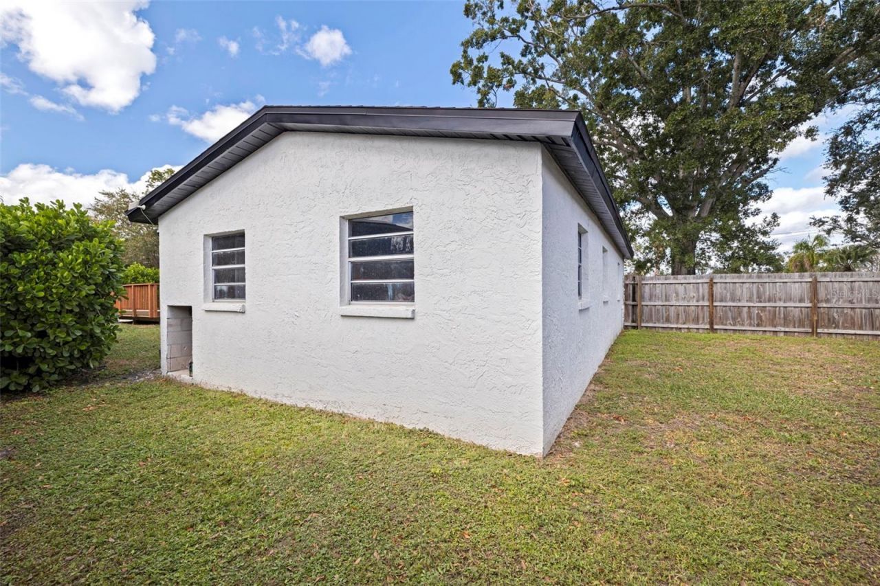 100 82nd Avenue N, Saint Petersburg, FL 33702 Photo