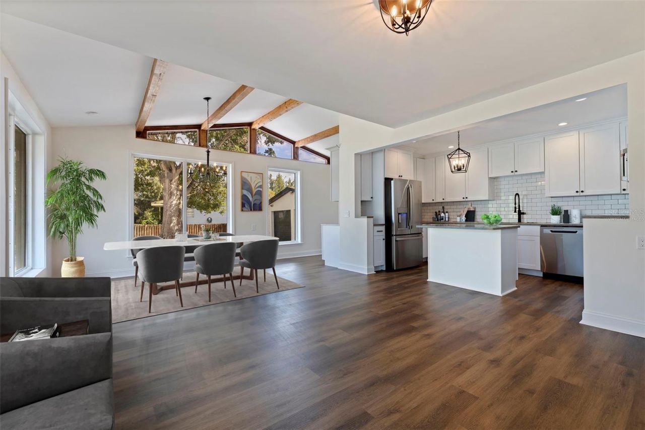 100 82nd Avenue N, Saint Petersburg, FL 33702 Photo