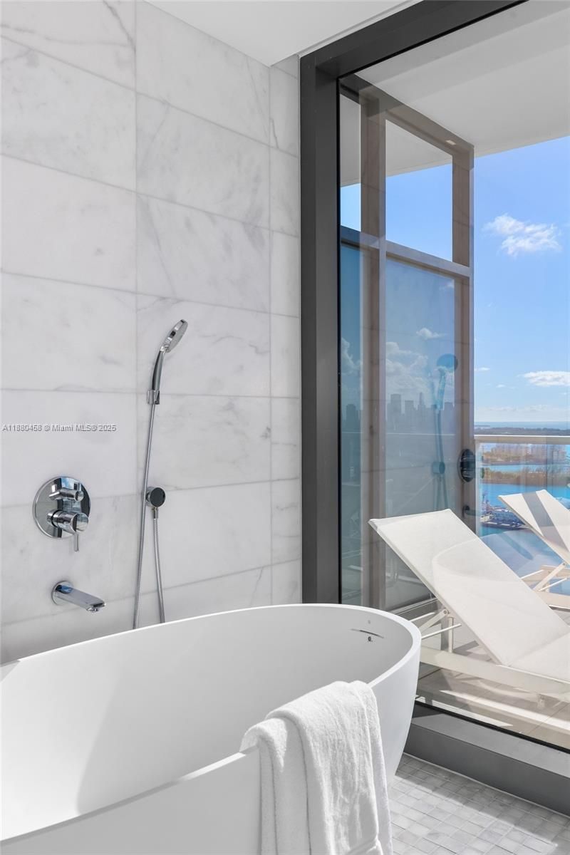 500 Alton Rd, Unit 2802, Miami Beach, FL 33139 Photo