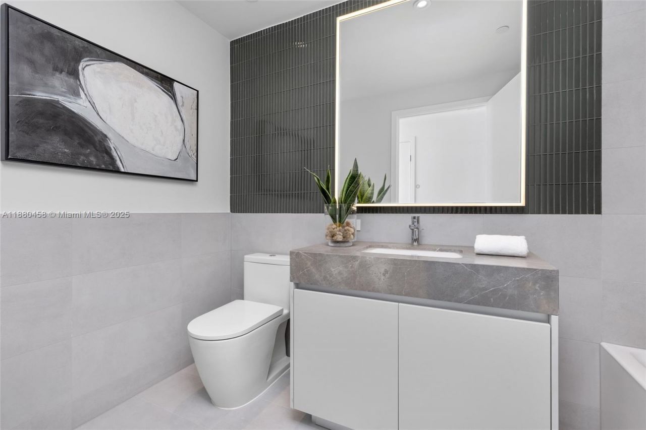 500 Alton Rd, Unit 2802, Miami Beach, FL 33139 Photo