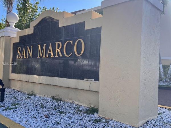 8850 Fontainebleau Blvd, Unit 202, Miami, FL 33172