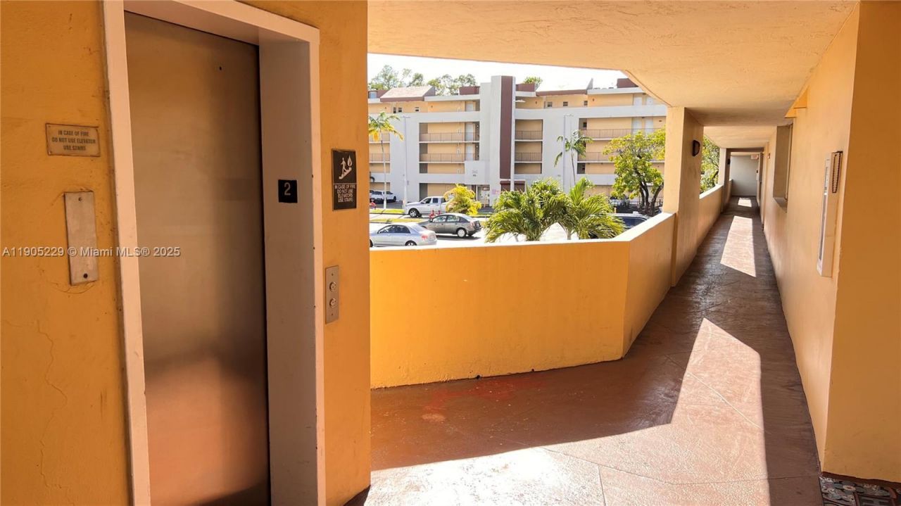 8850 Fontainebleau Blvd, Unit 202, Miami, FL 33172 Photo