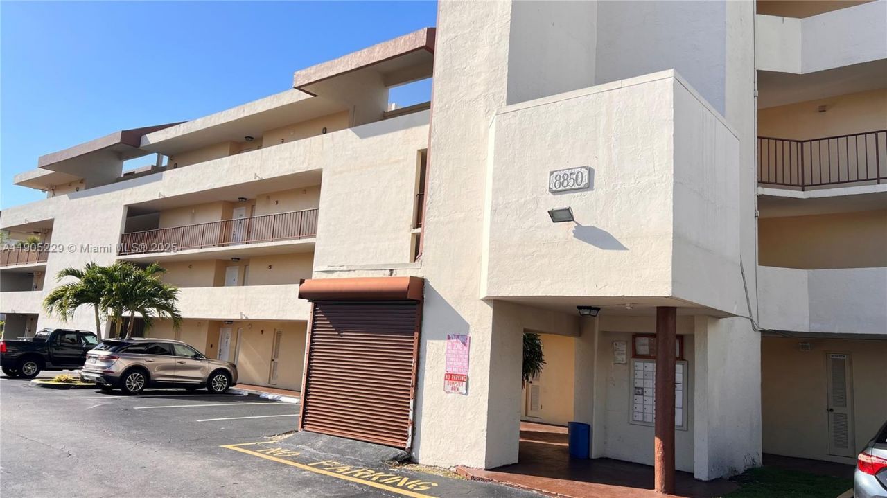 8850 Fontainebleau Blvd, Unit 202, Miami, FL 33172 Photo