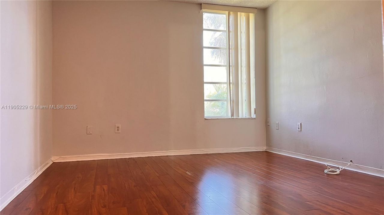 8850 Fontainebleau Blvd, Unit 202, Miami, FL 33172 Photo