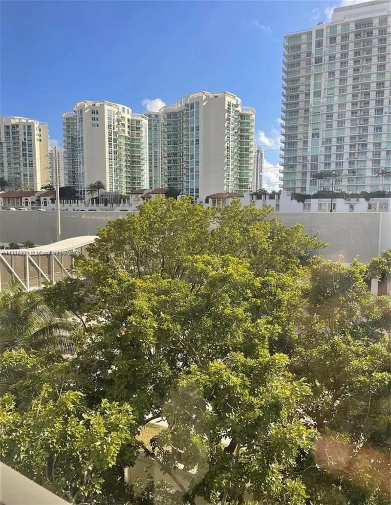 16909 N Bay Rd, Unit 512, Sunny Isles Beach, FL 33160 Photo