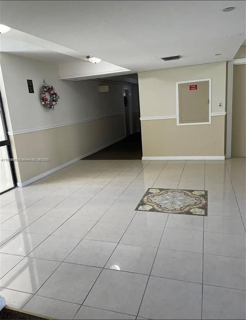 16909 N Bay Rd, Unit 512, Sunny Isles Beach, FL 33160 Photo