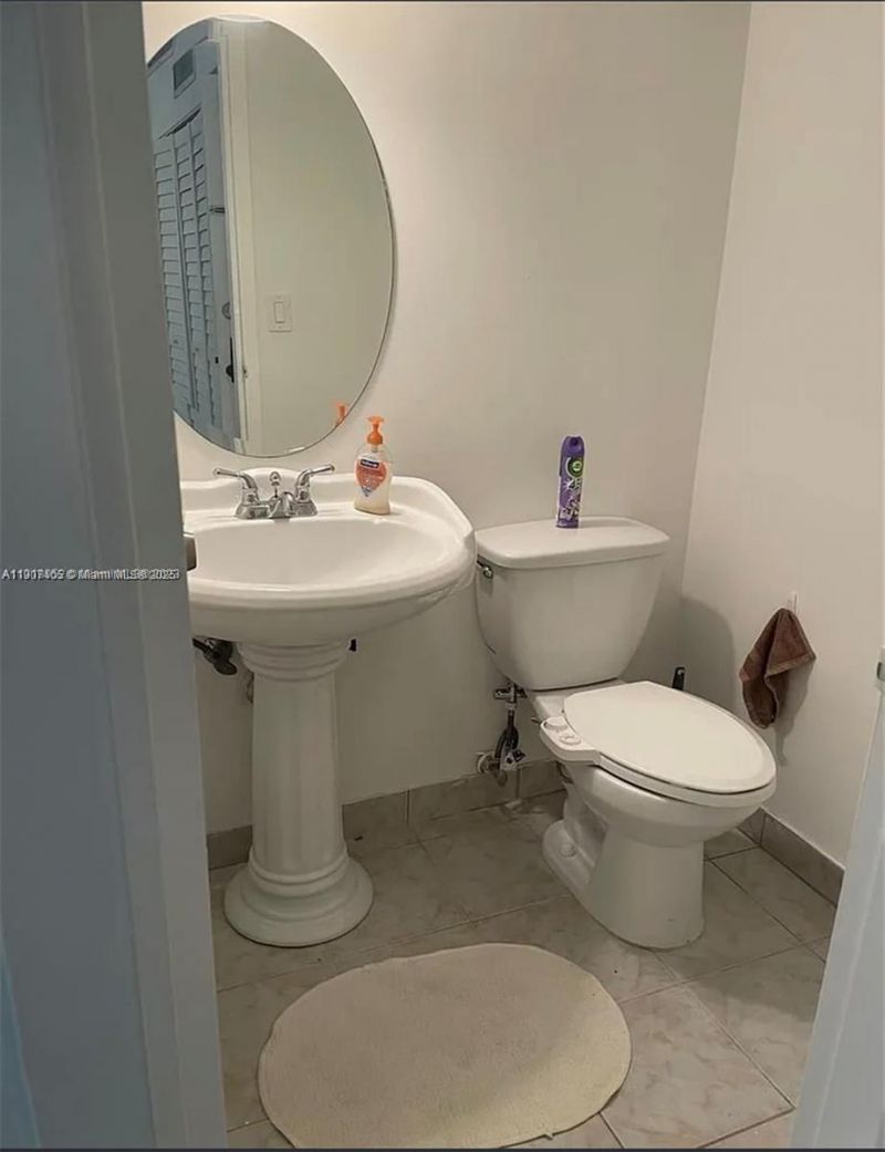 16909 N Bay Rd, Unit 512, Sunny Isles Beach, FL 33160 Photo