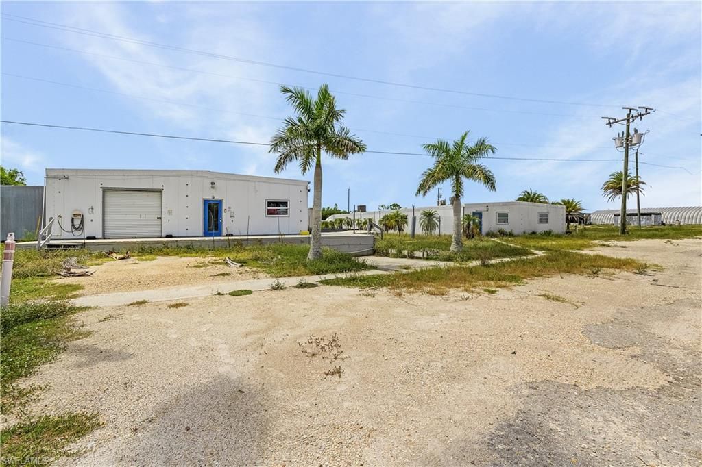 9703 Stringfellow Rd, Saint James City, FL 33956 Photo