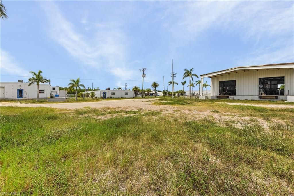 9703 Stringfellow Rd, Saint James City, FL 33956 Photo