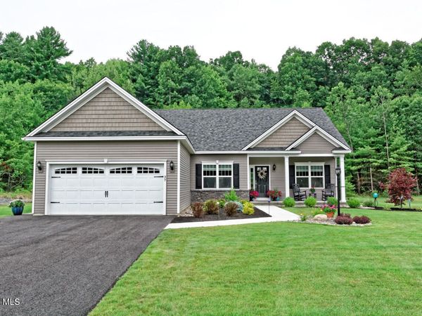 5 Dean Thomas Way, Queensbury, NY 12804