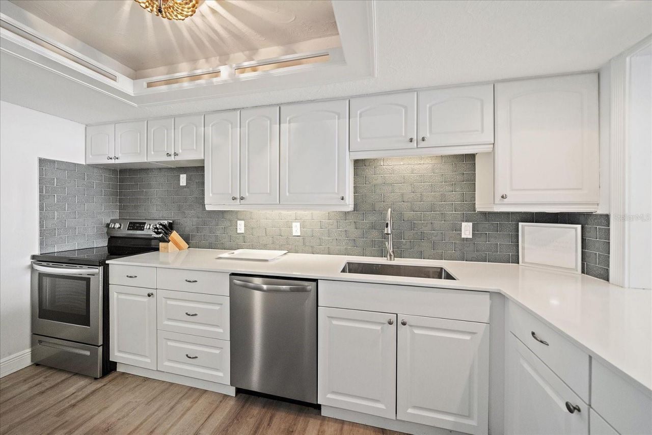 1770 Benjamin Franklin Dr, Unit 704, Sarasota, FL 34236 Photo