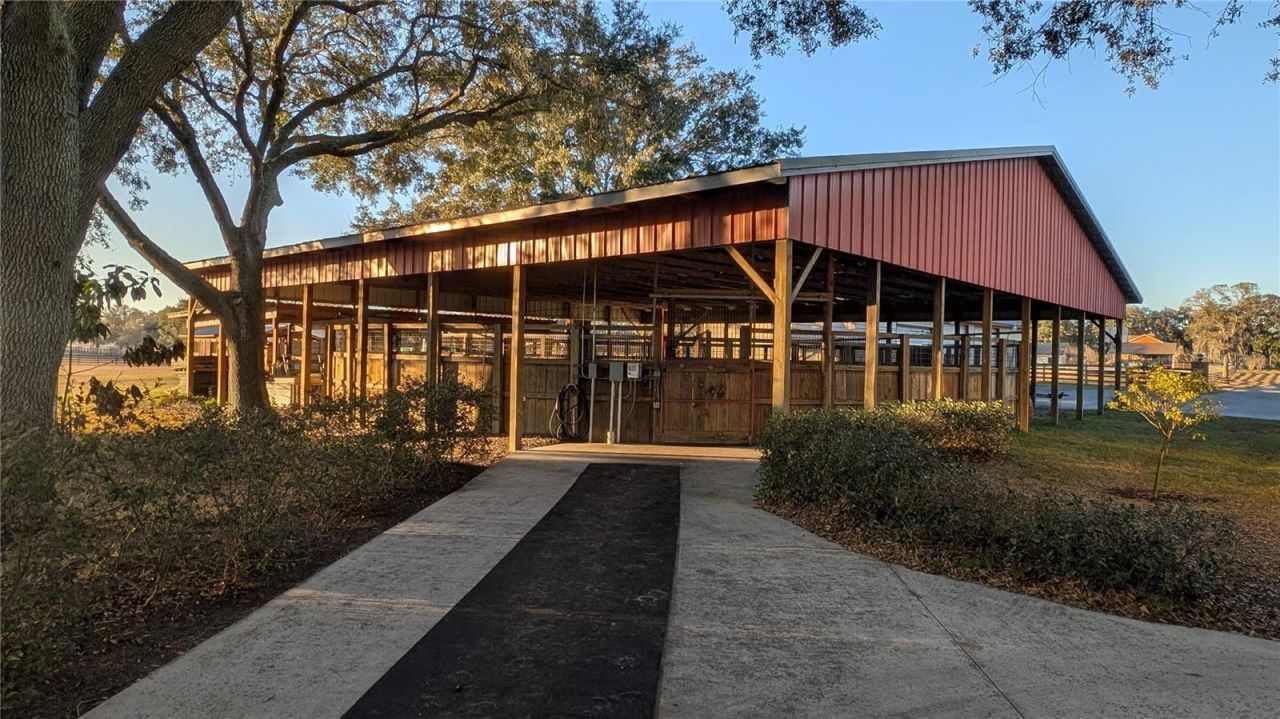 18800 SE 47th Place, Morriston, FL 32668 Photo