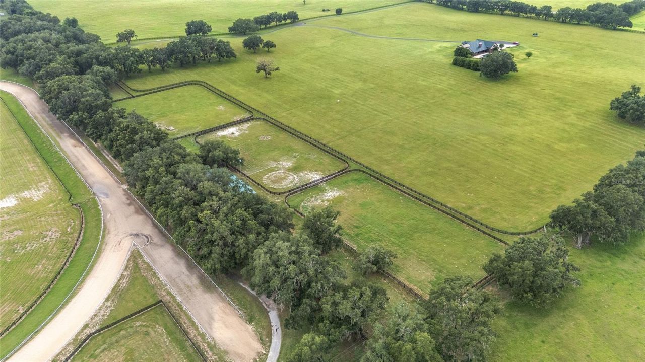 18800 SE 47th Place, Morriston, FL 32668 Photo