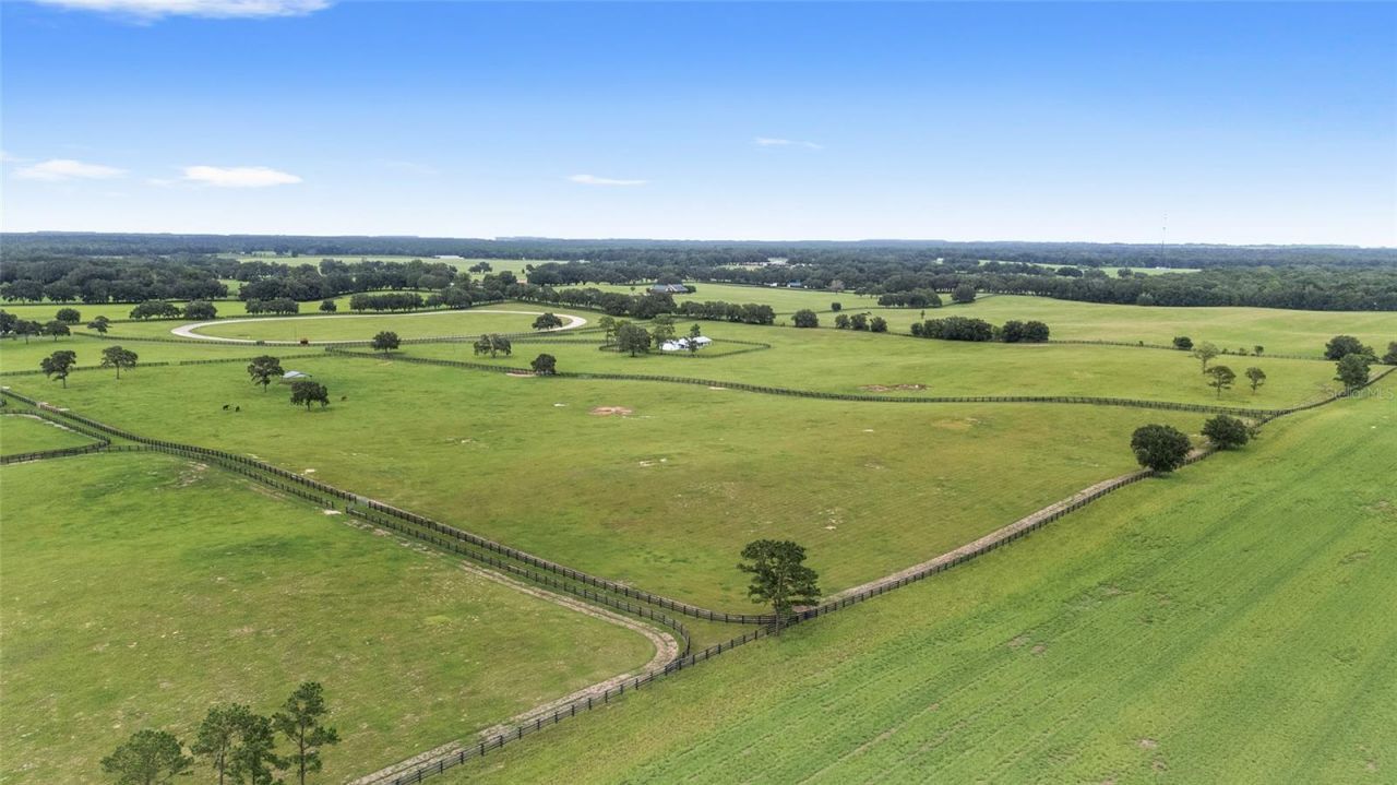 18800 SE 47th Place, Morriston, FL 32668 Photo