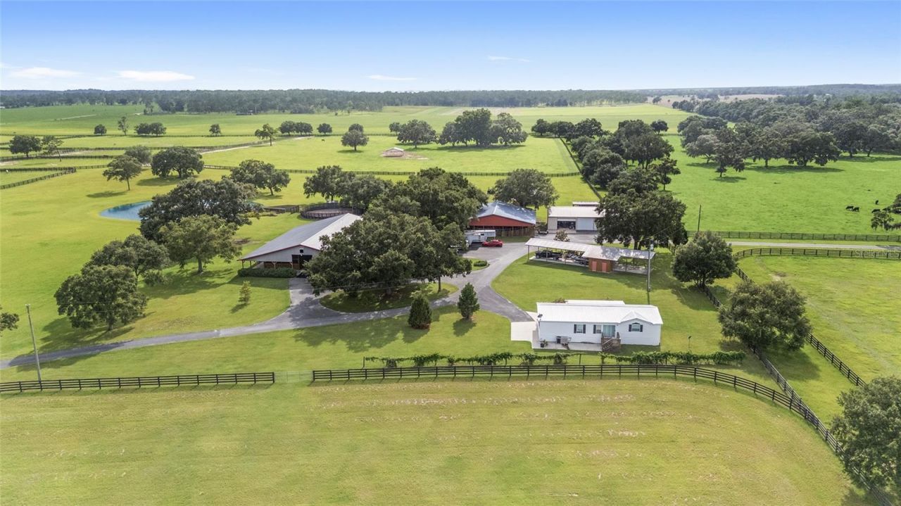 18800 SE 47th Place, Morriston, FL 32668 Photo