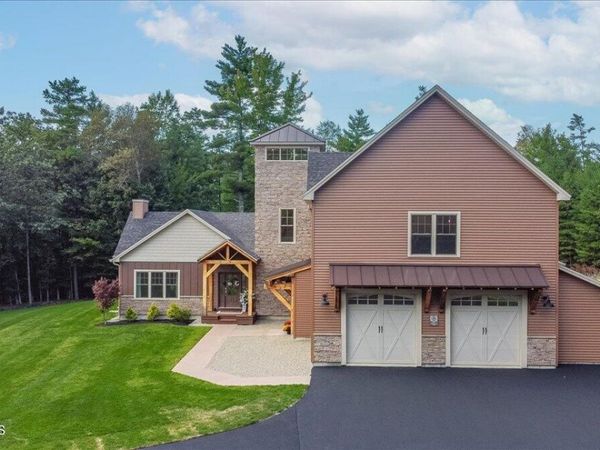 17 Kenmore Drive, Queensbury, NY 12804