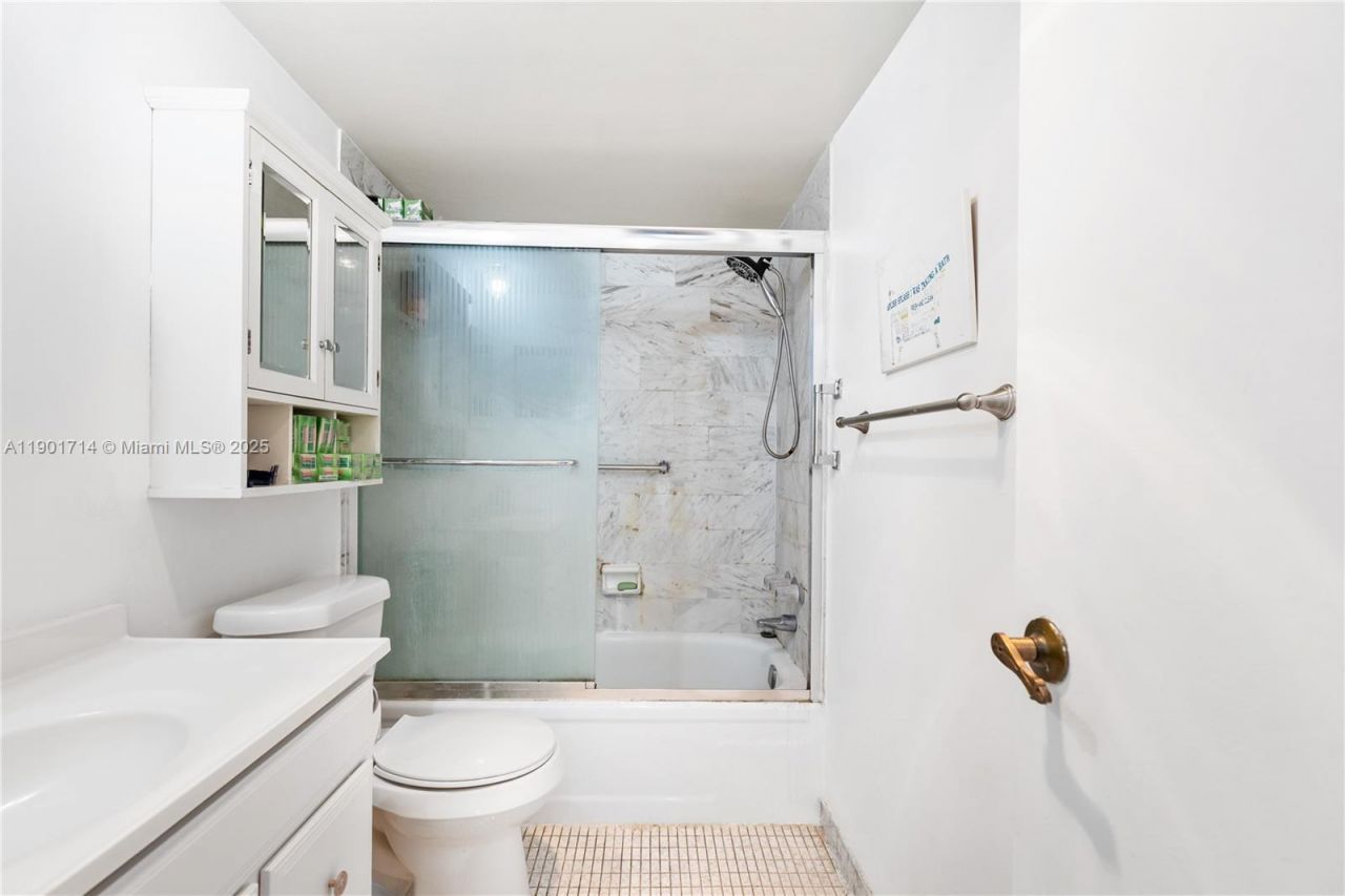 8900 Washington Blvd, Unit 404, Pembroke Pines, FL 33025 Photo